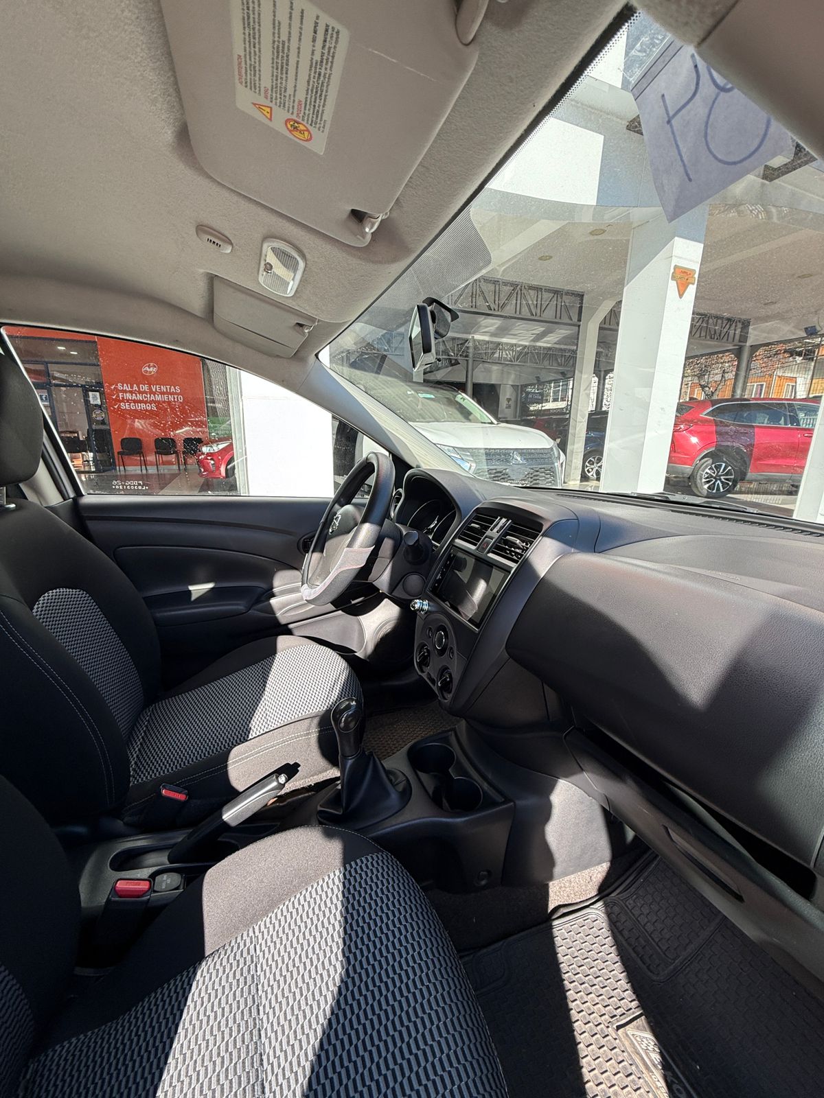 NISSAN VERSA SEDAN 1.6, 2020