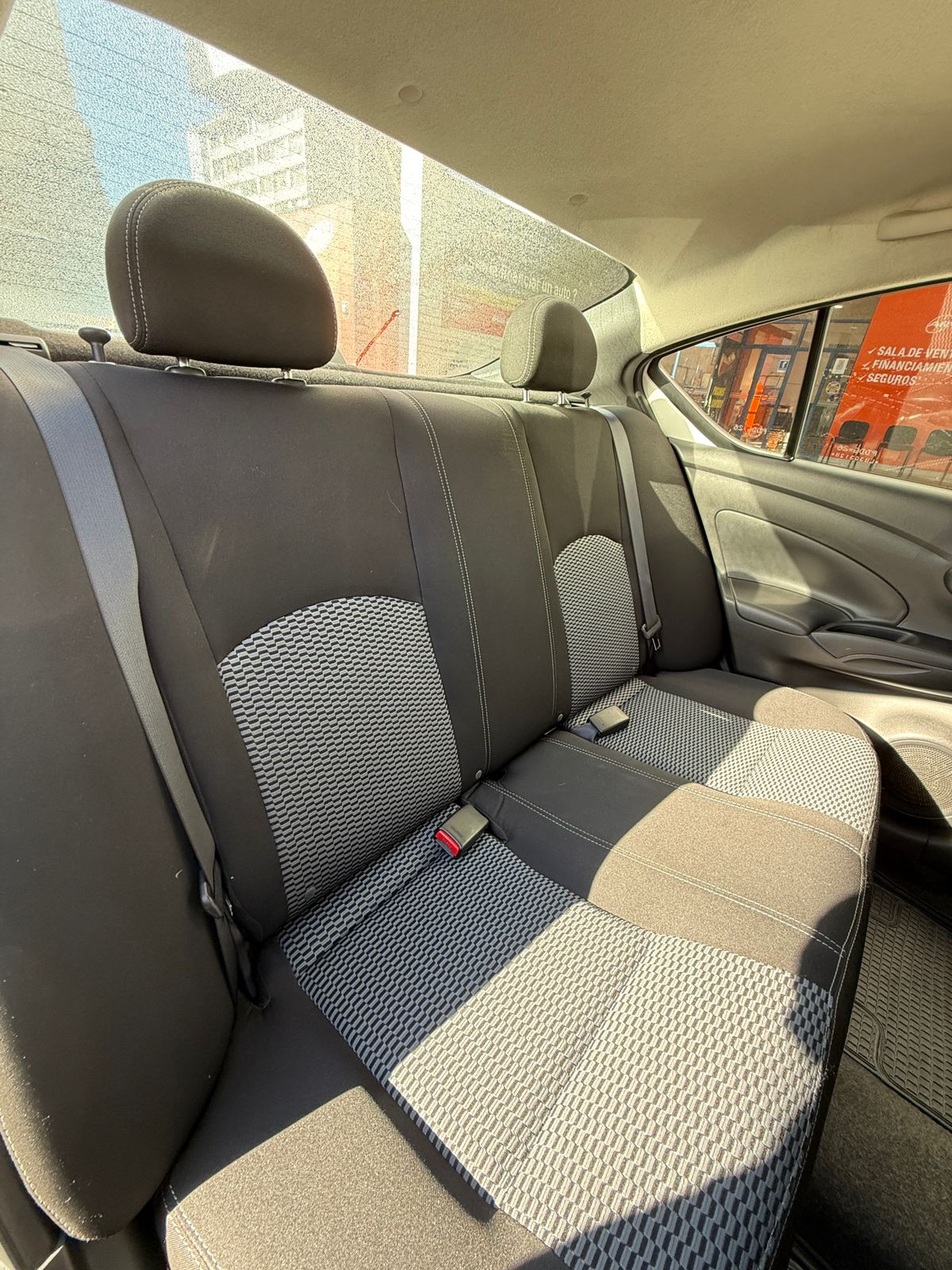 NISSAN VERSA SEDAN 1.6, 2020