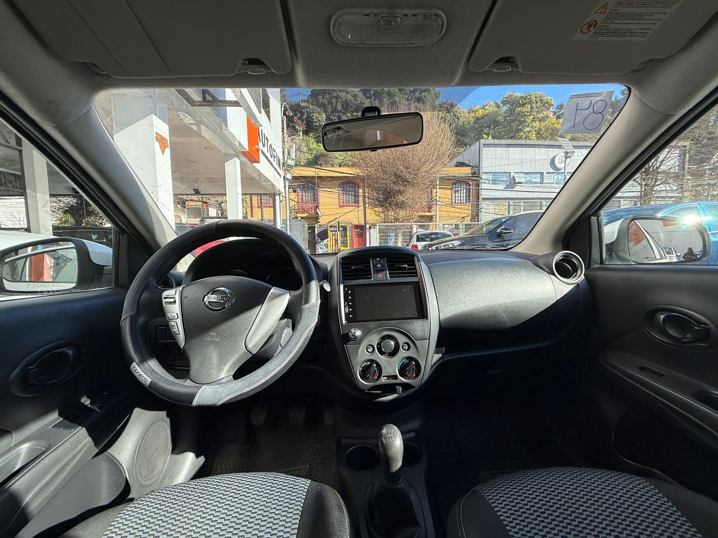 NISSAN VERSA SEDAN 1.6, 2020