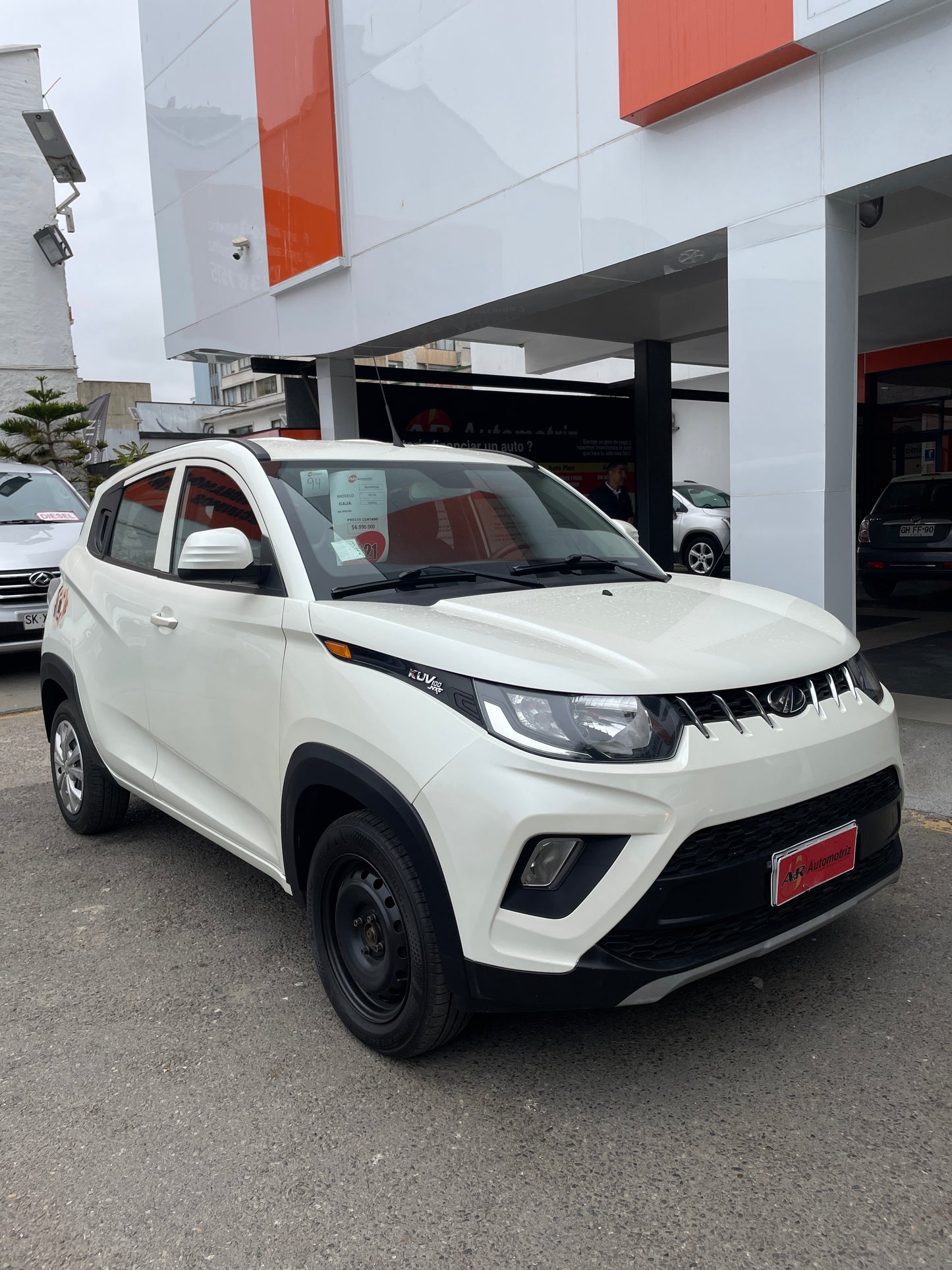 MAHINDRA KUV 100 HATCH BACK 1.2, 2021