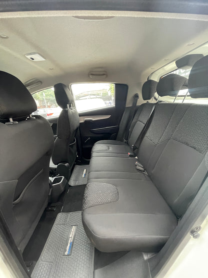 MAHINDRA KUV 100 HATCH BACK 1.2, 2021