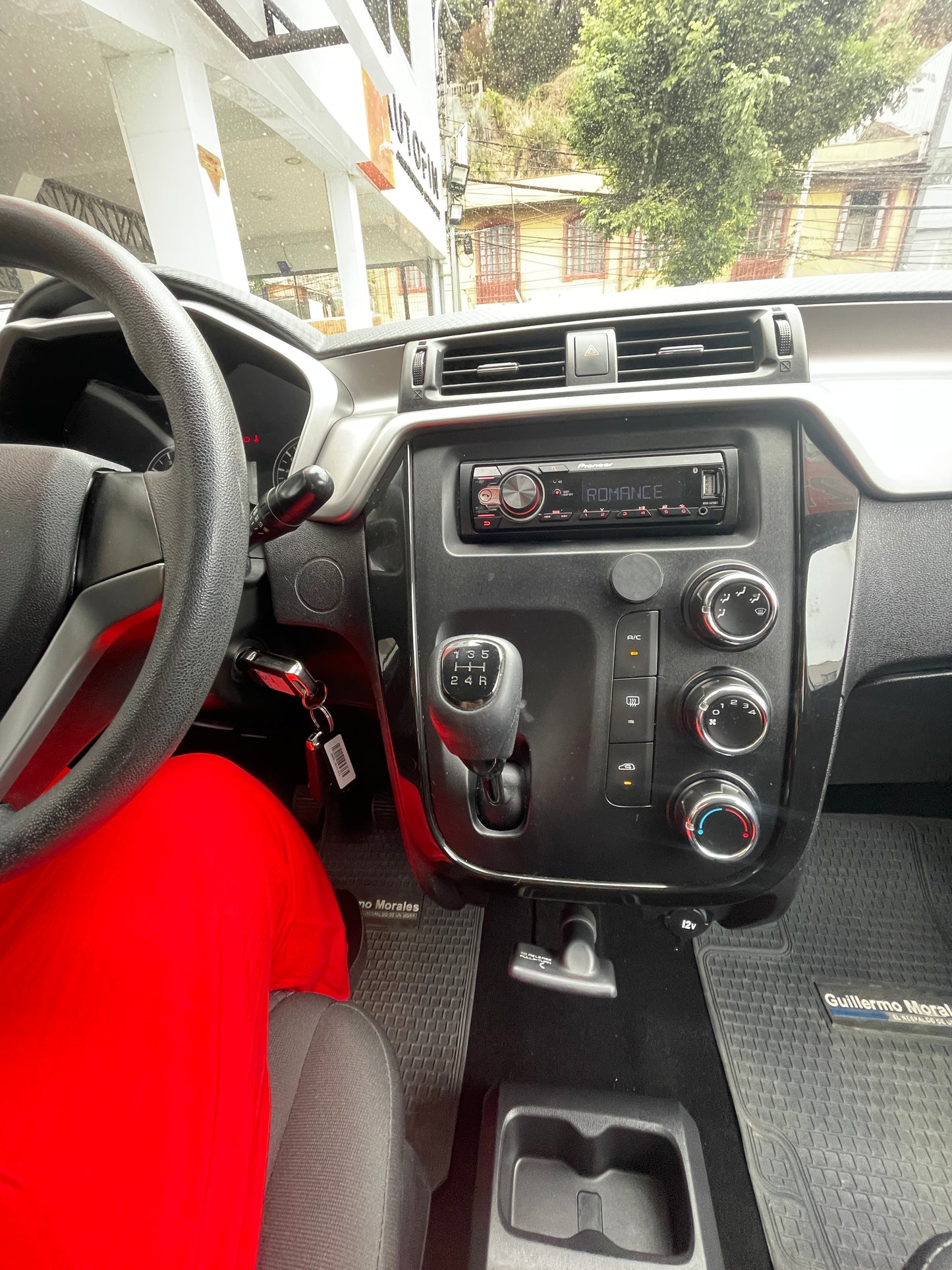 MAHINDRA KUV 100 HATCH BACK 1.2, 2021