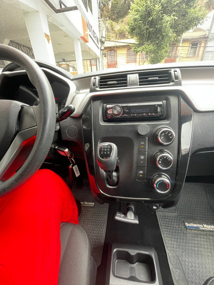 MAHINDRA KUV 100 HATCH BACK 1.2, 2021