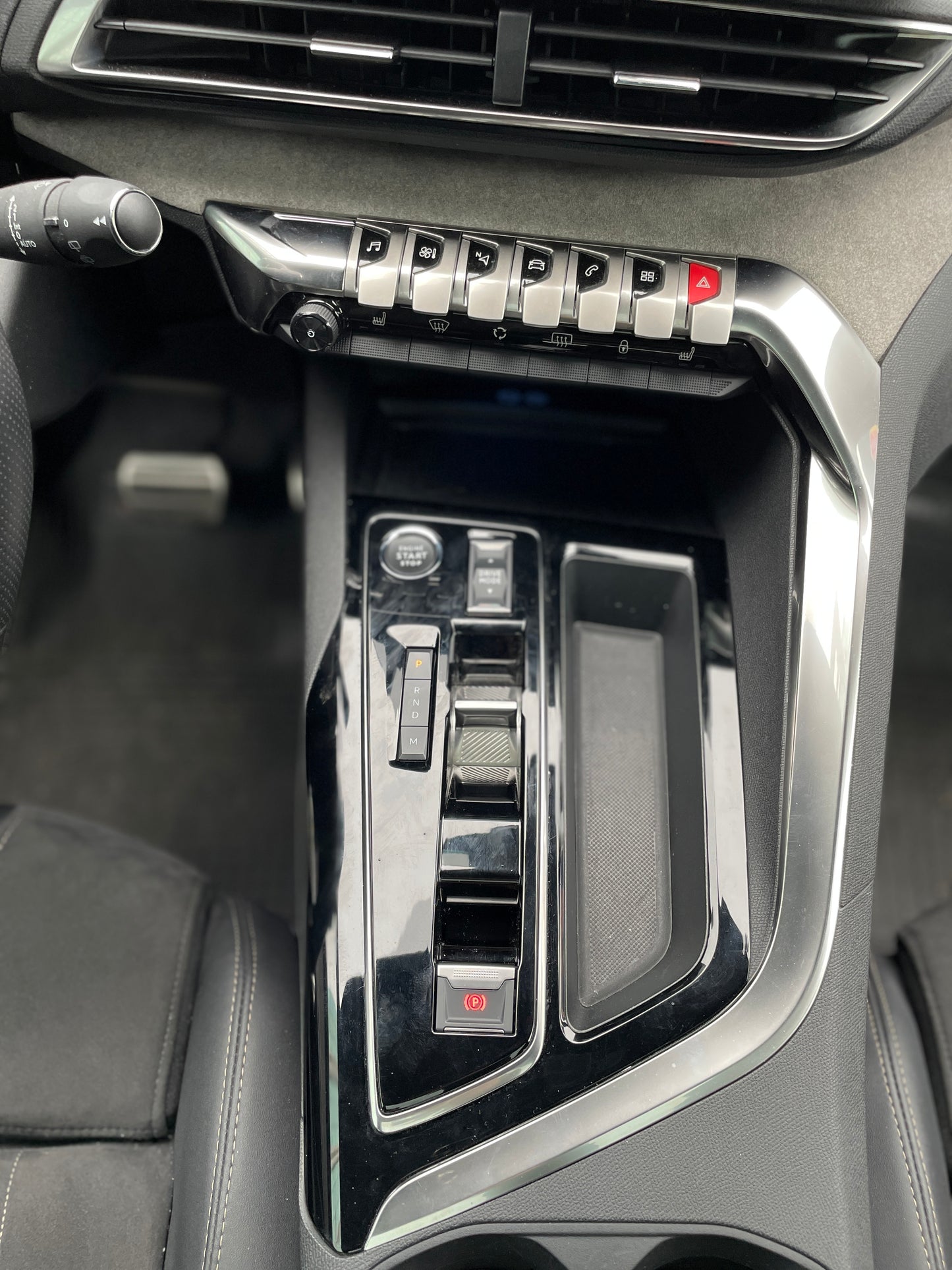 PEUGEOT 5008 1.6 C/CADENA 3 CORRIDAS AT, 2024