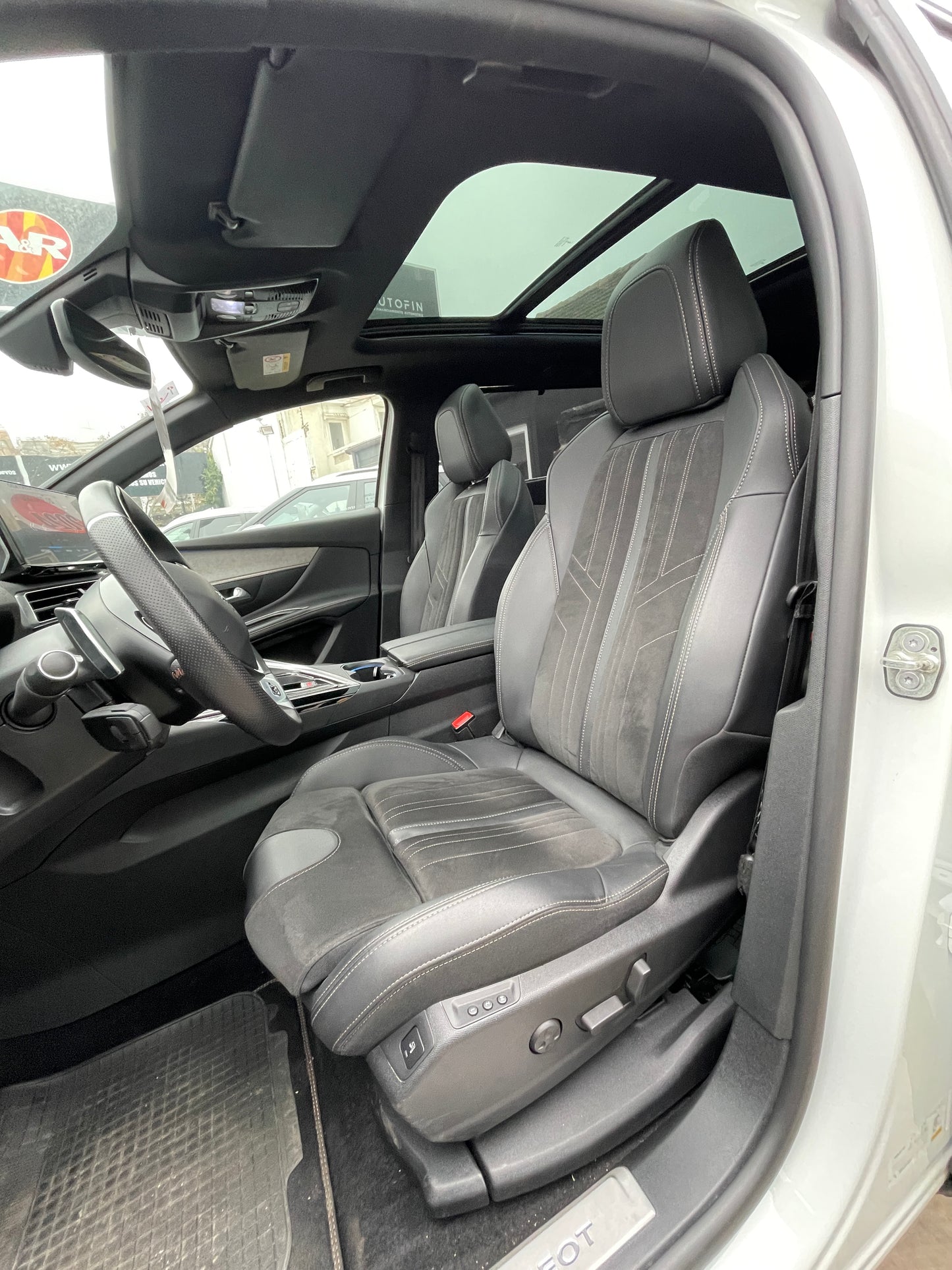 PEUGEOT 5008 1.6 C/CADENA 3 CORRIDAS AT, 2024