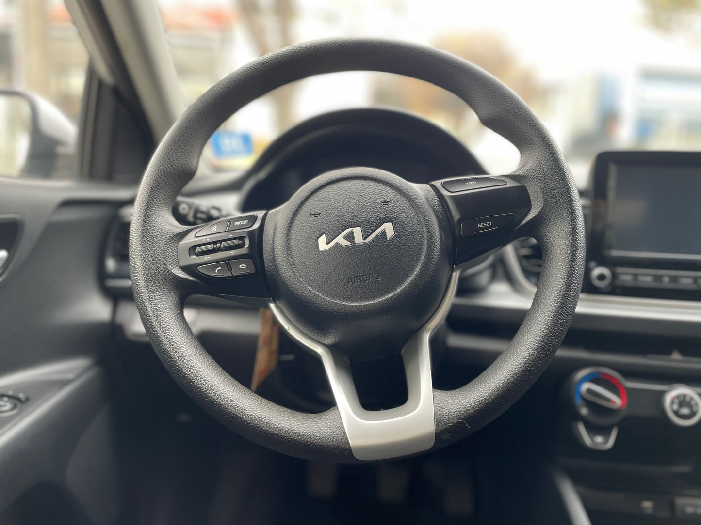KIA RIO 4 6MT 1.4, 2024