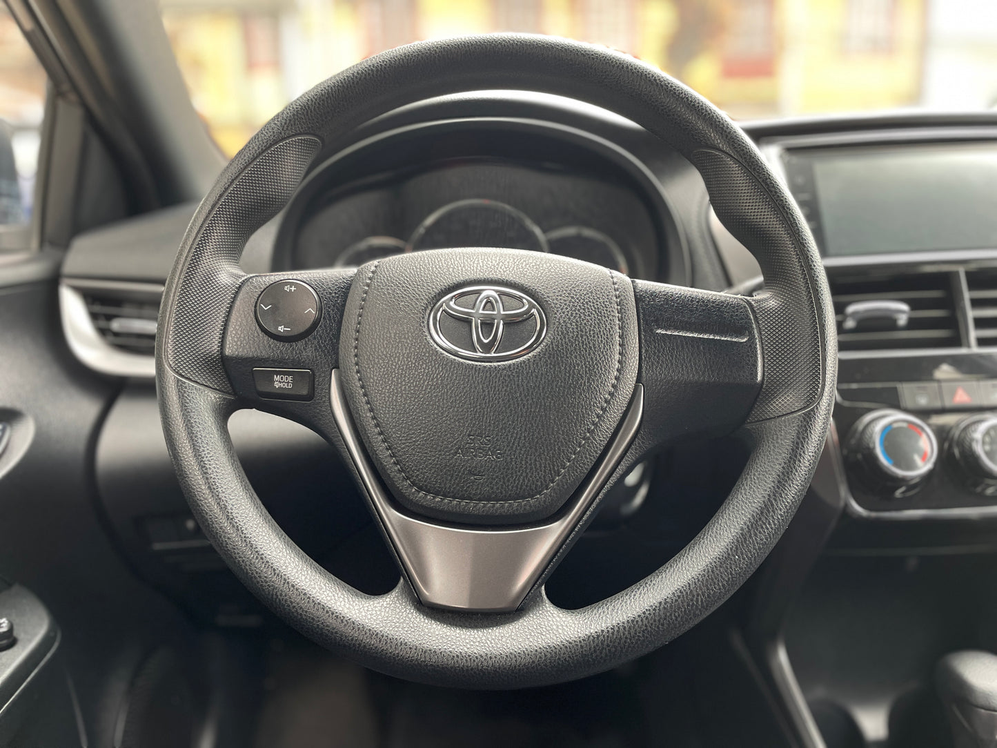 TOYOTA	YARIS HB 1.5 AT, 2022