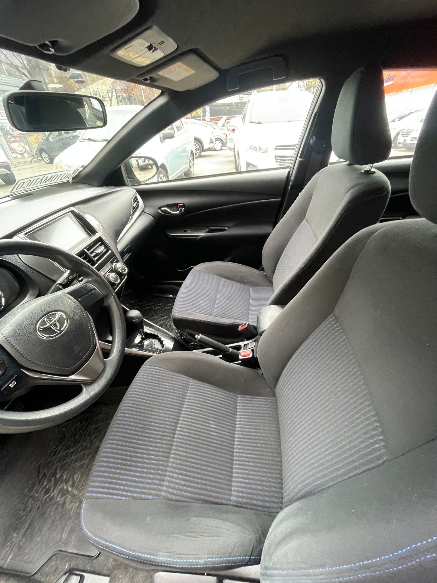 TOYOTA	YARIS HB 1.5 AT, 2022