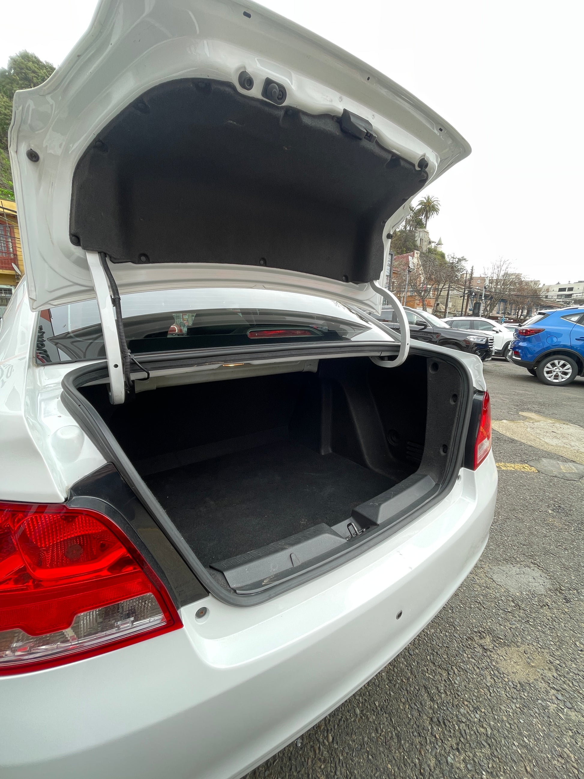 Chevrolet Sail — foto 18 de 40