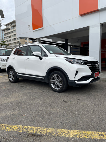 Changan New Cs15 — foto 24 de 40