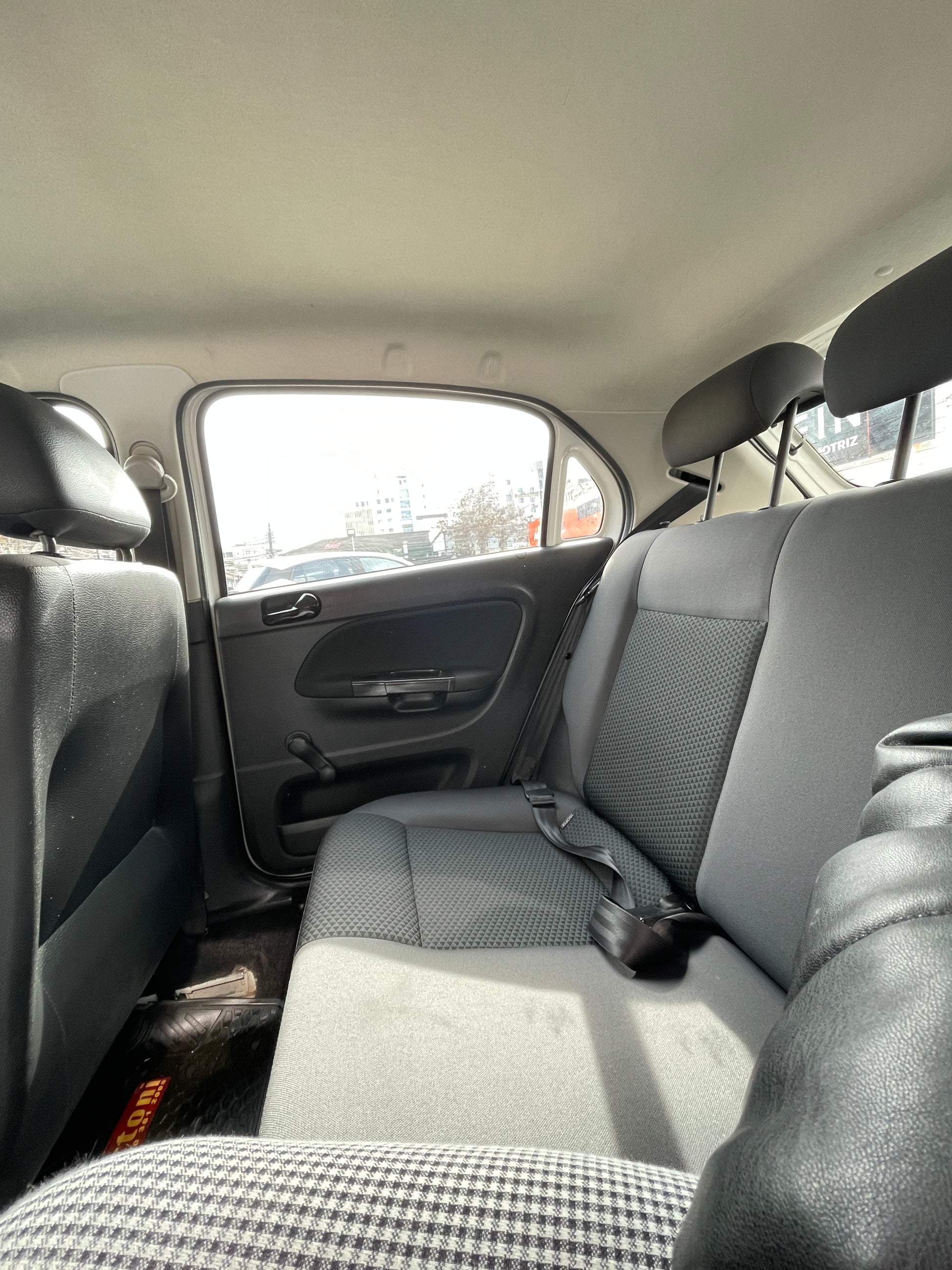 Volkswagen Gol Trendline — foto 9 de 40