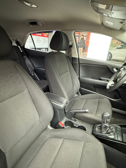 KIA RIO 5 EX 1.4 SIN AC, 2019