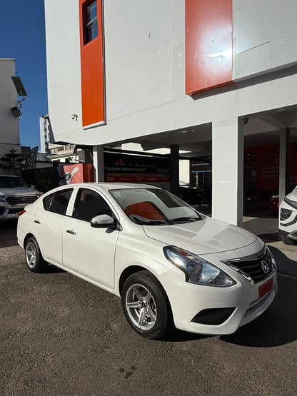 NISSAN VERSA SEDAN 1.6, 2020