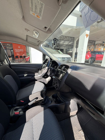 NISSAN VERSA SEDAN 1.6, 2020