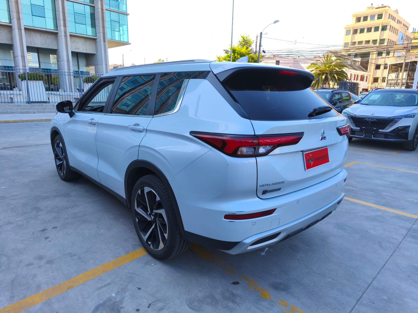 MITSUBISHI OUTLANDER GLS 4X4 2.5 AT, 2024