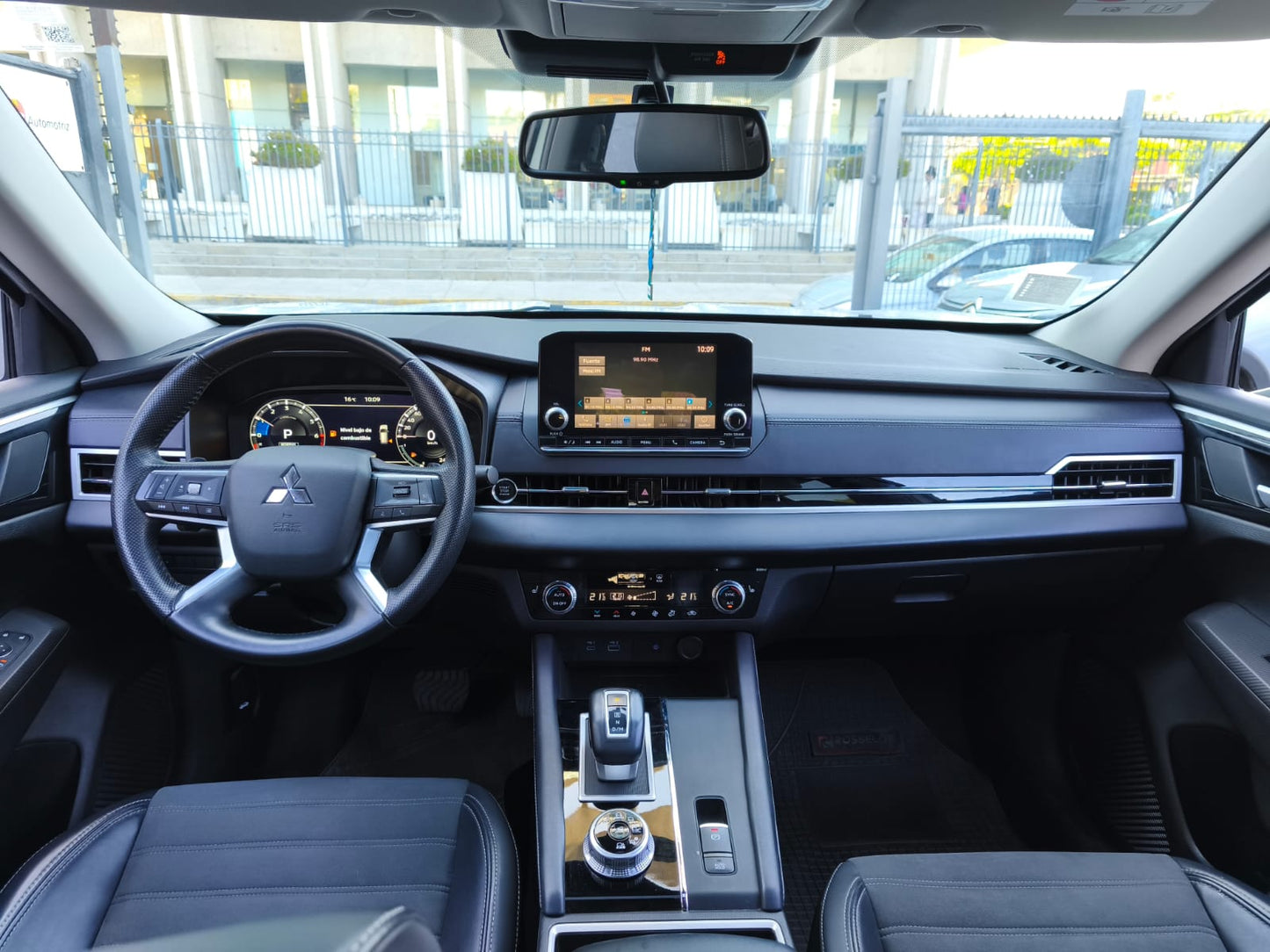 MITSUBISHI OUTLANDER GLS 4X4 2.5 AT, 2024