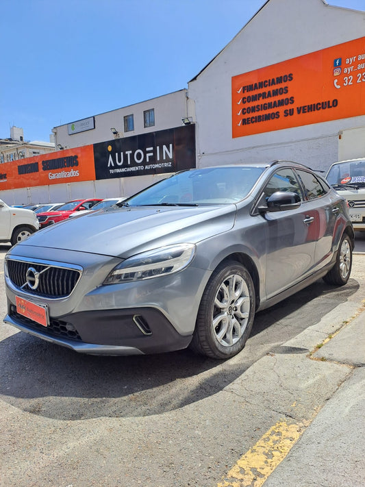 VOLVO V40 DIESEL 2.0 AT, 2019